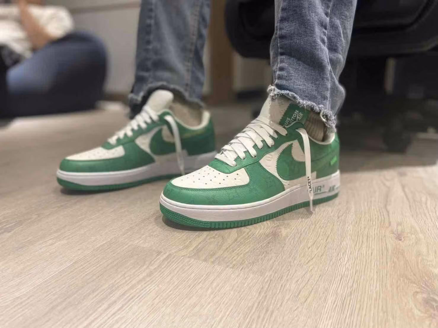 Louis Vuitton x Nike Air Force 1 Low By Virgil Abloh 'White Green' 1A9V9U Louis Vuitton x Nike Air Force 1 Low By Virgil Abloh 'White Green' 1A9V9U